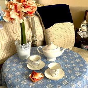 WEDGEWOOD BONE CHINE SET FROM ENGLAND 🏴󠁧󠁢󠁥󠁮󠁧󠁿